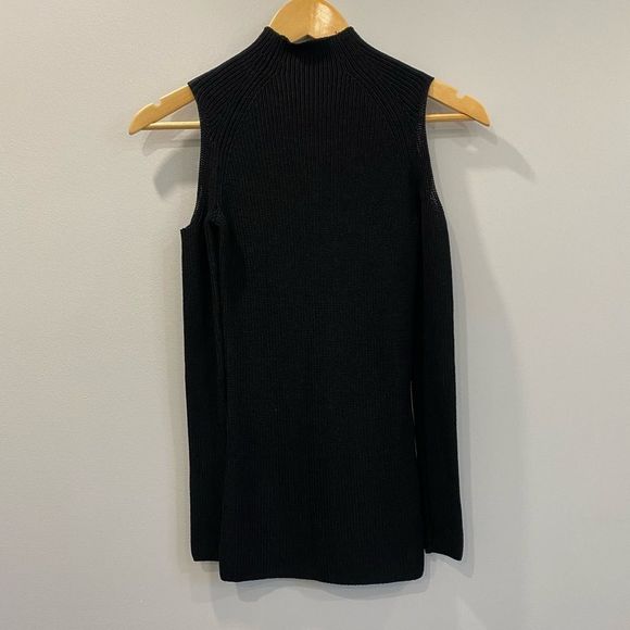 Elegant Black Cold Shoulder Sweater - Picture 7 of 12